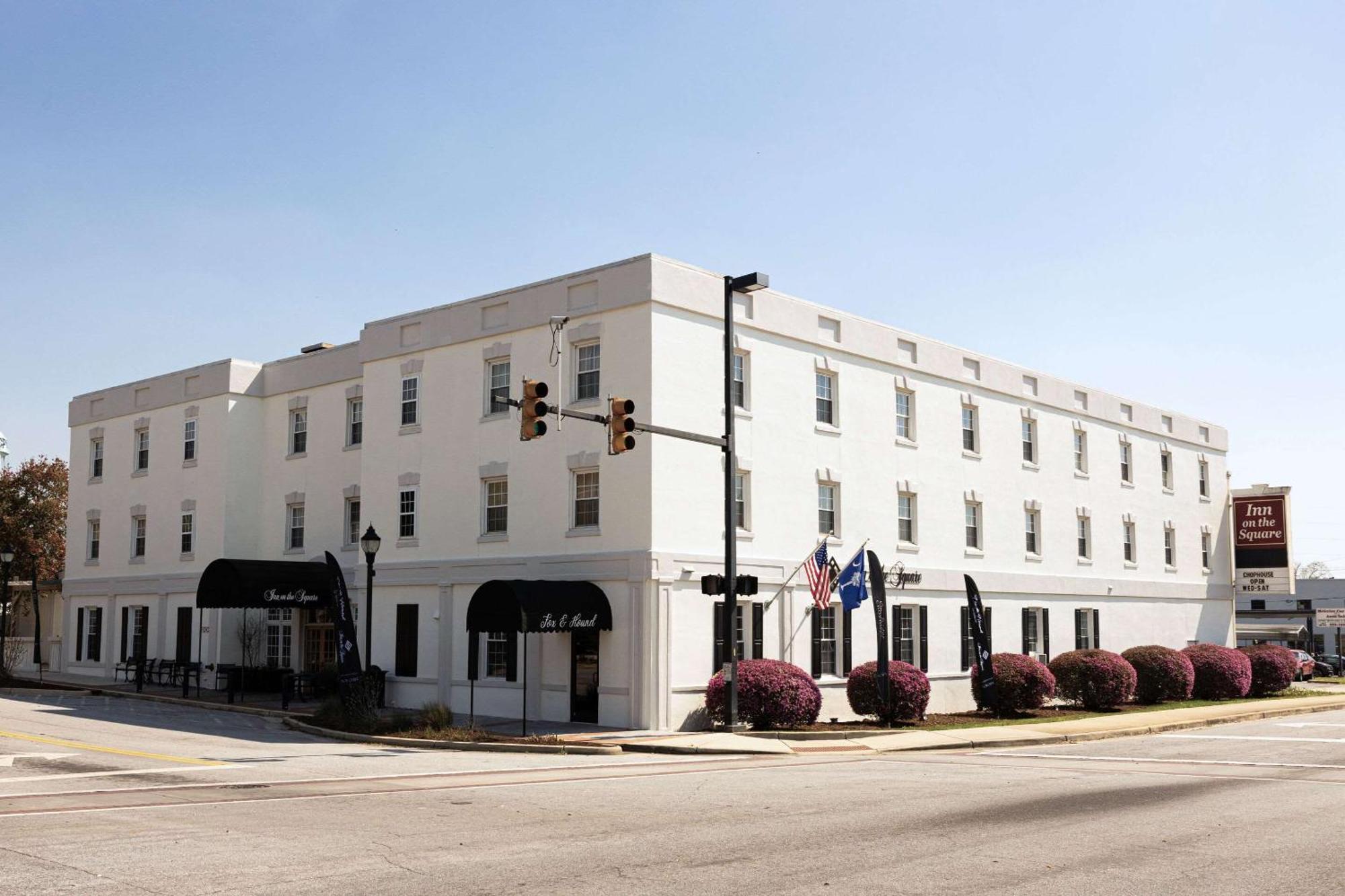 Inn On The Square, Ascend Hotel Collection Greenwood Exterior photo